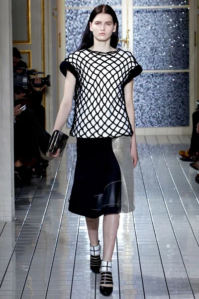 Look 24